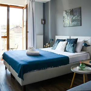 Vinyl Old Town Apartment